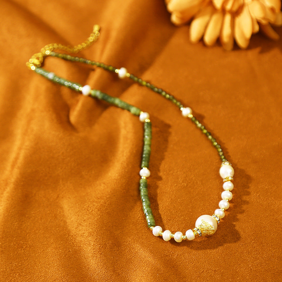 Green Dongling Pearl Necklace