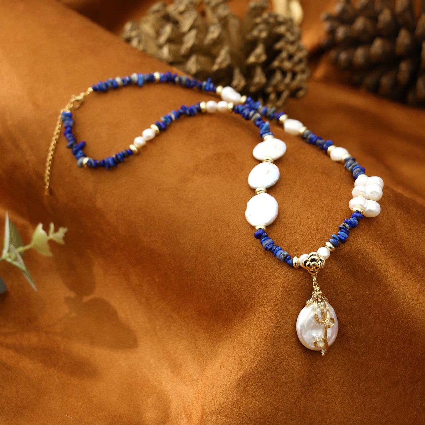 lapis lazuli wound pearl necklace